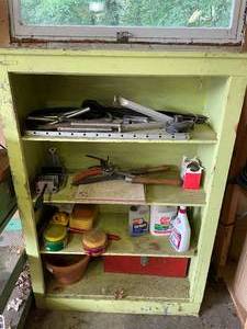 lot 29 image: Lot of Miscellaneous Car Wash and Car Care Items Including Tool Box and Hedge Clippers