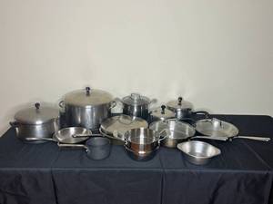 lot 75 image: Large Lot of Metal Pots and Pans