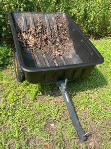 lot 9 image: Clam Polar Lawn and Garden Trailer