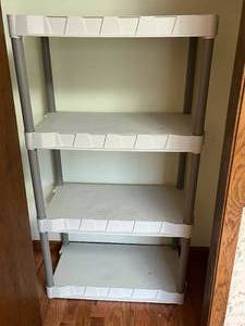 lot 102 image: 4 Tier Plastic Shelf