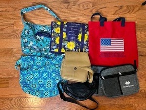 lot 121 image: Lot of Cloth Totes and Handbags