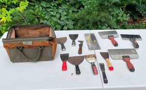 lot 56 image: Duck Wear Tool Bag and Large Variety of Putty and Tapping Knives