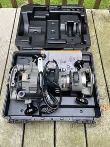 lot 138 image: Porter Cable Heavy Duty Router Model 690LR