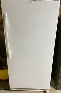 lot 144 image: Kenmore Heavy Duty Commercial Refrigerator