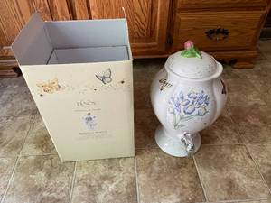 lot 217 image: Lenox American by Design Butterfly Meadow Cold Beverage Dispenser
