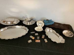 lot 2 image: Silverplated wares