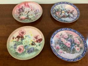 lot 23 image: Lena Liu Decorative Plates