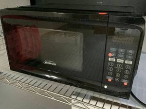 lot 30 image: Sunbeam Microwave