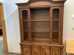 lot 31 image: Hutch