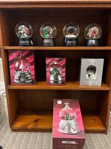 lot 189 image: Holiday Snow globes