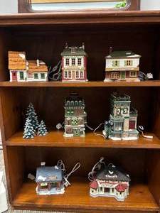 lot 197 image: Department 56 Collection
