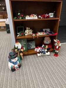 lot 187 image: Holiday Dcor Lot