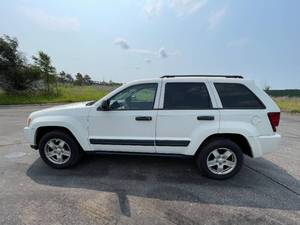 2006 Jeep Grand Cherokee Laredo - 4X4 - 2 OWNERS