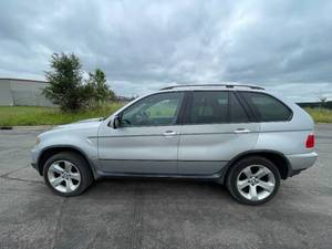 2004 BMW X5 4.4I -AWD