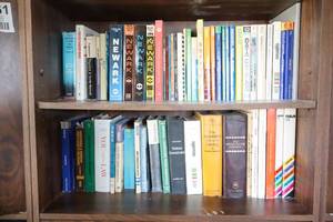 lot 465 image: Informational Book Collection for the Hobbyist and Computer Savvy...