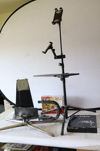 lot 440 image: Adjustable Computer Electronics Stands and wall Mounts