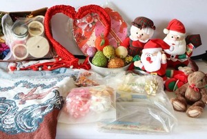 lot 444 image: Holiday DeCor Christmas Etc