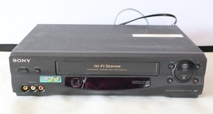 lot 472 image: Sony SLV-N55 4-Head Hi-Fi VCR