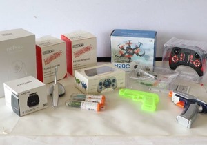 lot 497 image: Hobbyists Drone Accessories, Audio Snax, Hype Flexible Keyboard Etc.