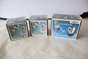 lot 526 image: (2) USB 2.0 Motion Tracking Web Cam, 2.4GHz Wireless IP Camera