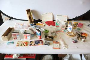 lot 569 image: Vintage Sewind Accessories Etc