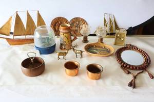 lot 579 image: Vintage Home DeCor