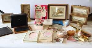 lot 613 image: Vintage Home Decor Etc