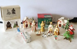 lot 628 image: Vintage Holiday Decor Christmas Etc