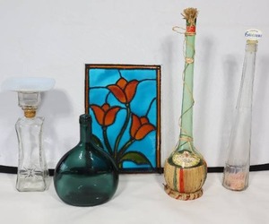 lot 647 image: Vintage Decor and Bottles Etc