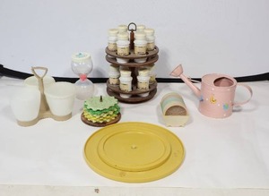 lot 652 image: Vintage Folk Art, Country Farm Spice Caddy Carousel Etc