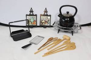 lot 658 image: The Kitchen Cupboard