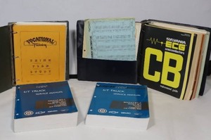 lot 678 image: Vintage Service Manuals Training Guides for Electric Components Etc