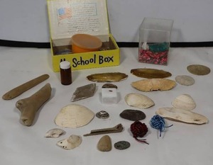 lot 680 image: Miscellaneous Collection of Shells, Beads Etc