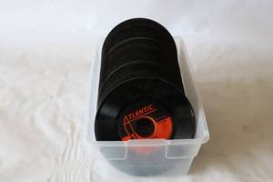 lot 426 image: 100 45 RPM VINYL Records