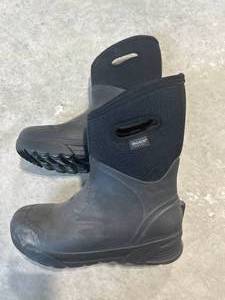 Boggs Boots Size 11 (look worn once)