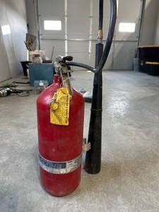 Fire Extinguisher (Full)