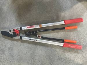 Lot of 2 Loppers