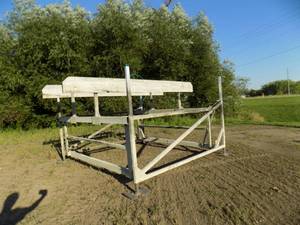 Alum Shore Line Cantilever Pontoon Lift
