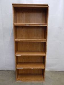 lot 3 image: Bookshelf  Storage with 4 adjustable Shelves