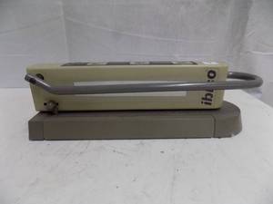 lot 9 image: Punch  Bind - IBIC Model EB-19