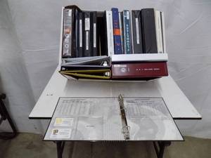 lot 22 image: 26 - Mixed Lot of 3 Ring Binders