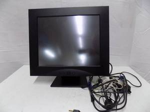 lot 31 image: 17 TFT LCD Monitor
