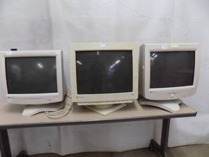 lot 37 image: 3 - Gateway Monitors