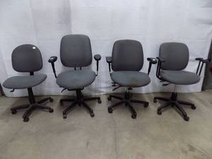 lot 42 image: 4 - Gray Office Chairs
