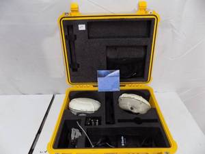 lot 69 image: GPS Receivers with Cables & Batteries, z - Trimble R8