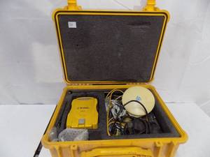 lot 70 image: GPS Receiver with Cables & Batteries, Trimble 5700 GPS