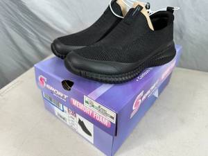 New Skechers Memory Foam Shoes - Size 5.5