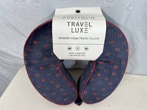 New Perry Ellis Memory Foam Travel Pillow