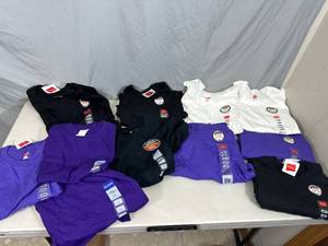 11 New Hanes and Gildan T-Shirts