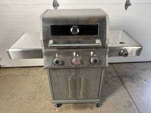 New 3 Burner Stainless Steel Gas Grill